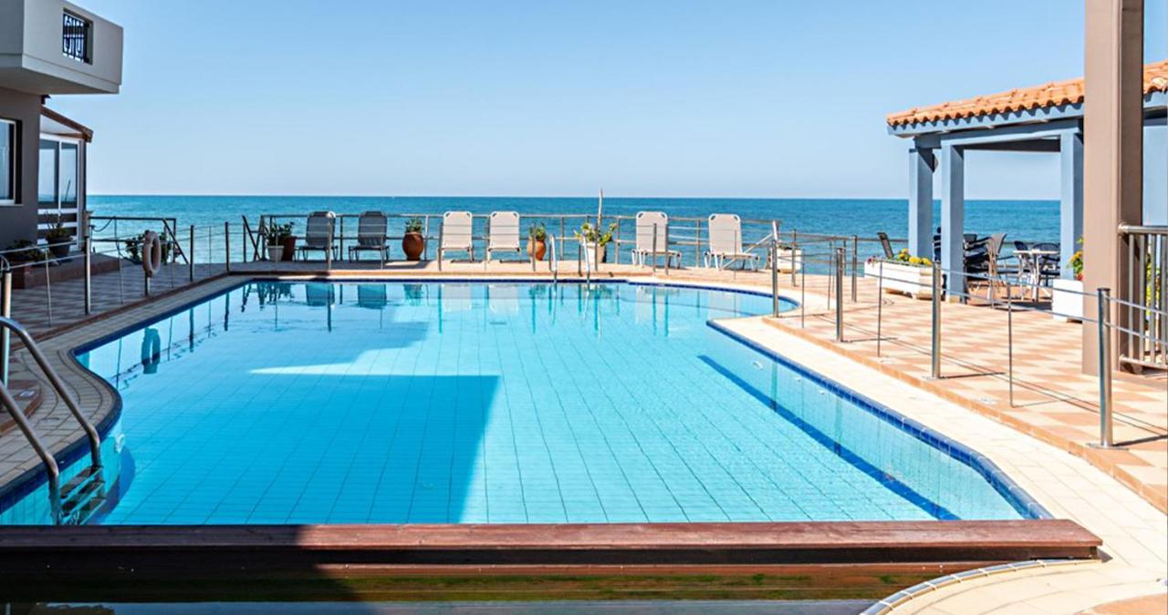 Cozy Corner Vs Beachfront สตาโลส ภายนอก รูปภาพ