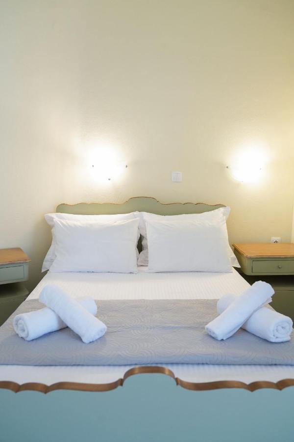 Cozy Corner Vs Beachfront สตาโลส ภายนอก รูปภาพ