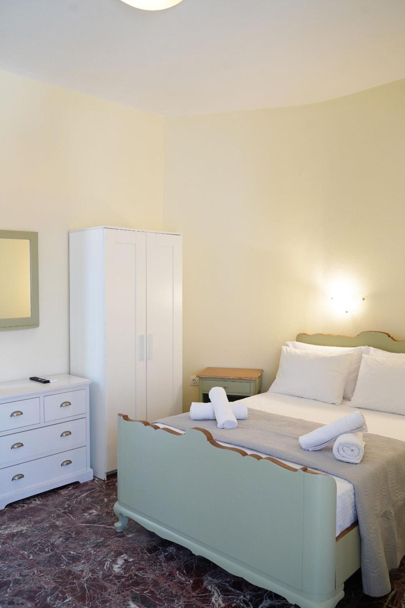 Cozy Corner Vs Beachfront สตาโลส ภายนอก รูปภาพ